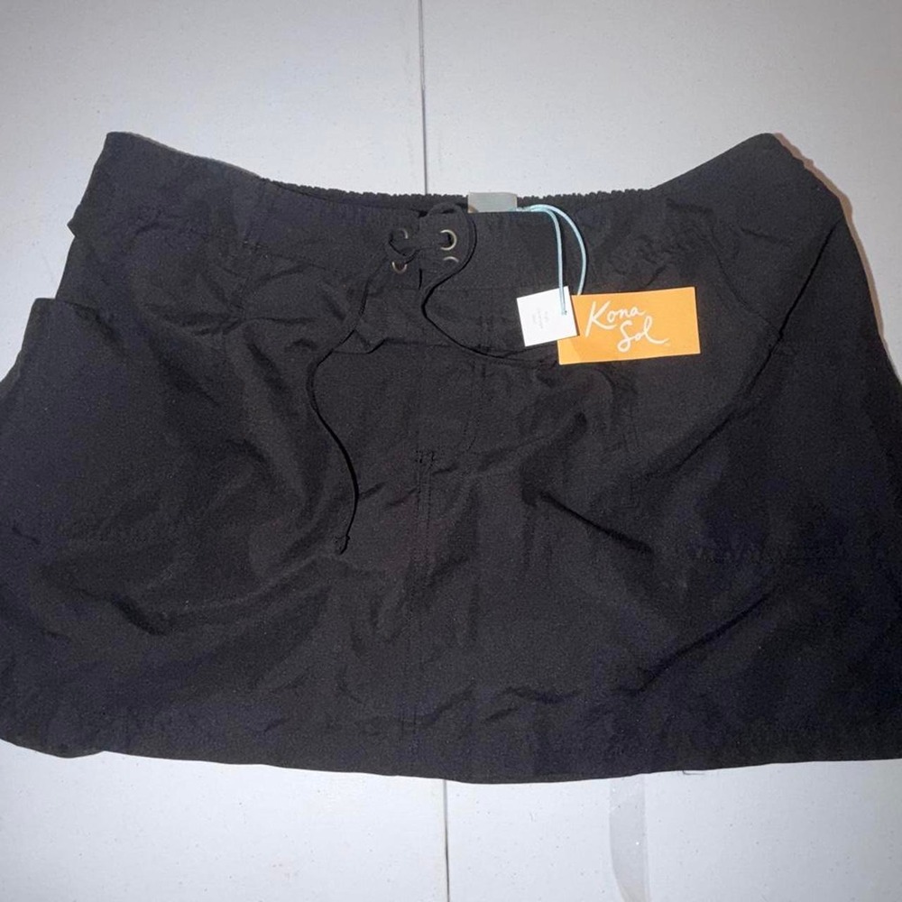 Kona Skirt black mini skirt